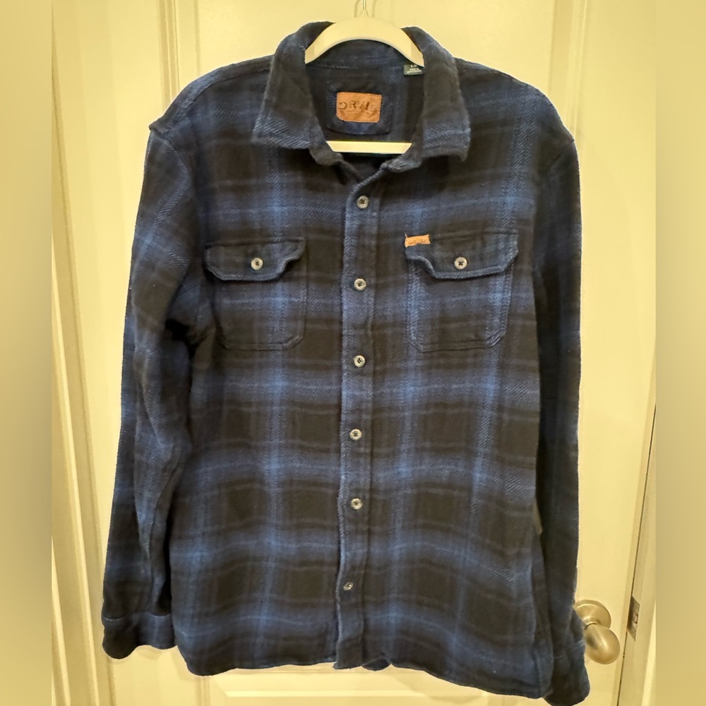 Orvis Men’s Large Navy and Black Plaid Shirt